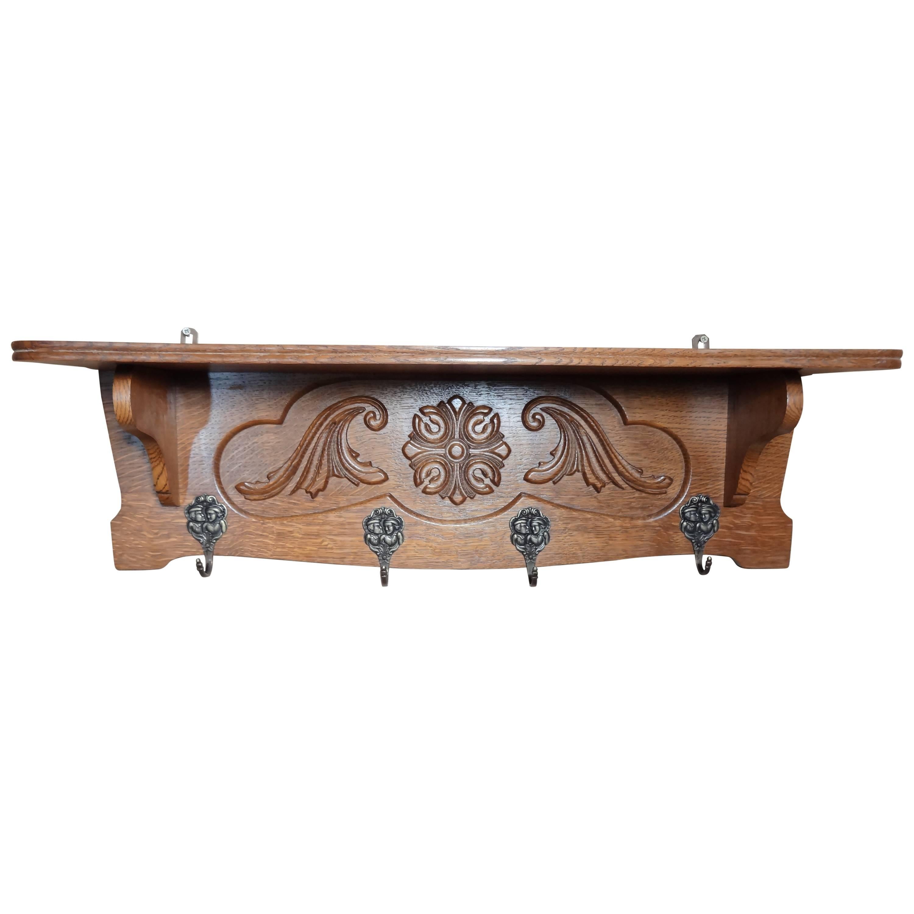 Dutch solid oak  Art & Craft Coatrack ca 1930 with some lovely wood carving