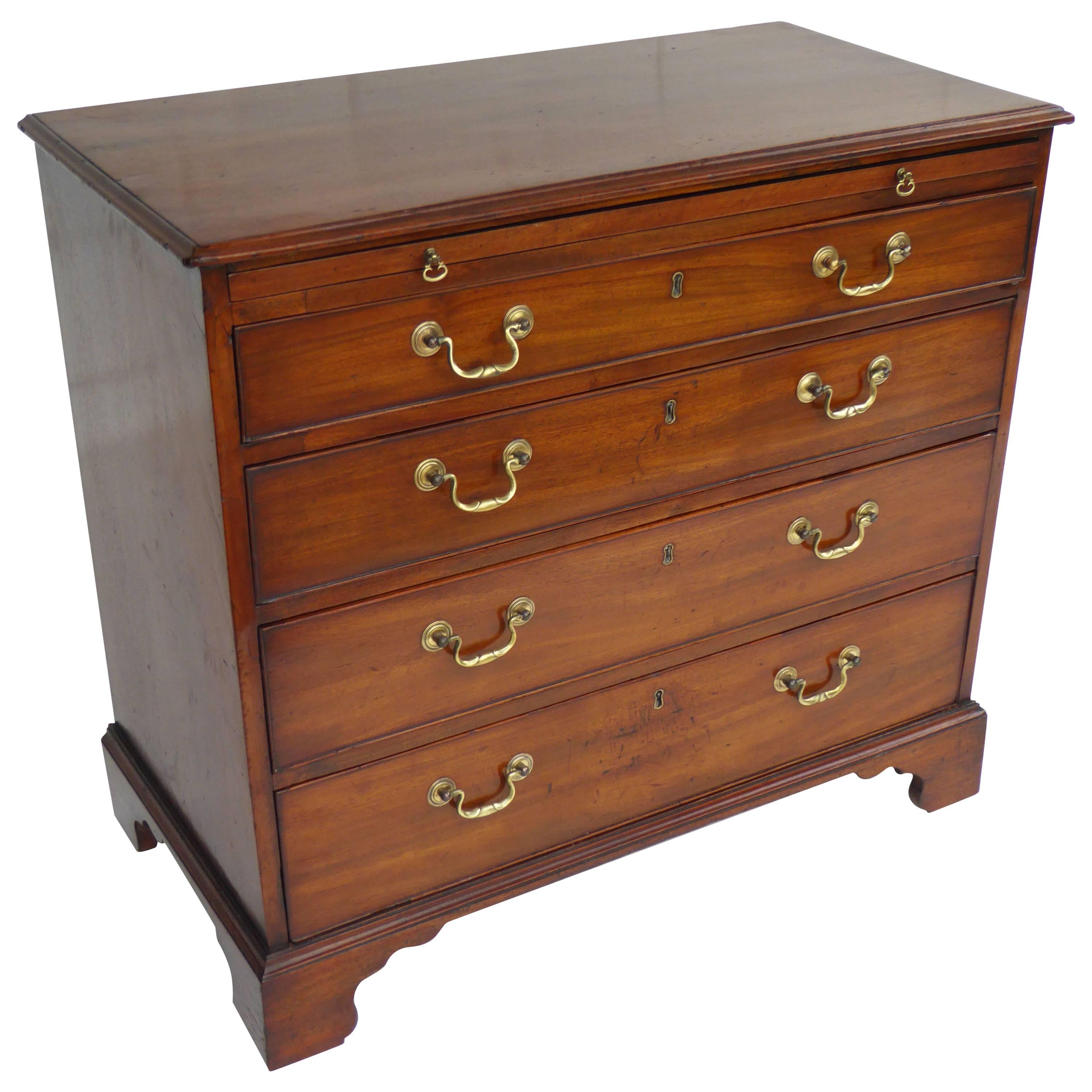 18th Century Mahogany Chest of Drawers of Small Proportions