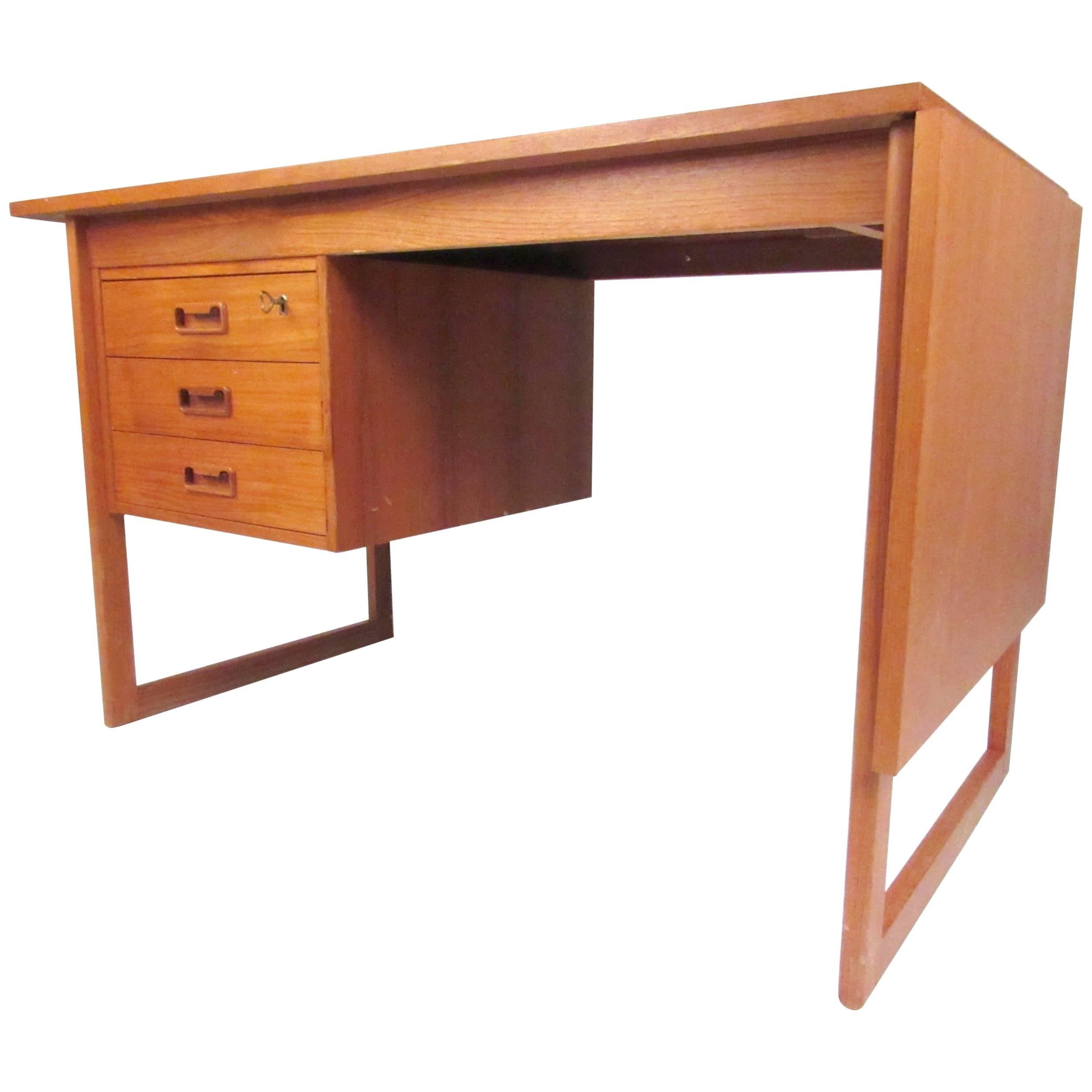 Danish Modern Drop-Leaf Teak Desk in the Style of Arne Vodder