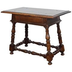 Italian Turned Walnut Side Table, Early 18th Century 8