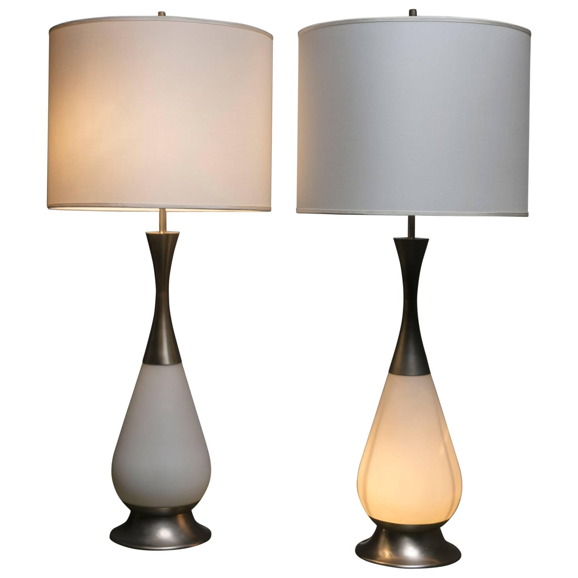 Marvellous Set of Two Stilnovo Table Lamps, Italy, 1960s For Sale