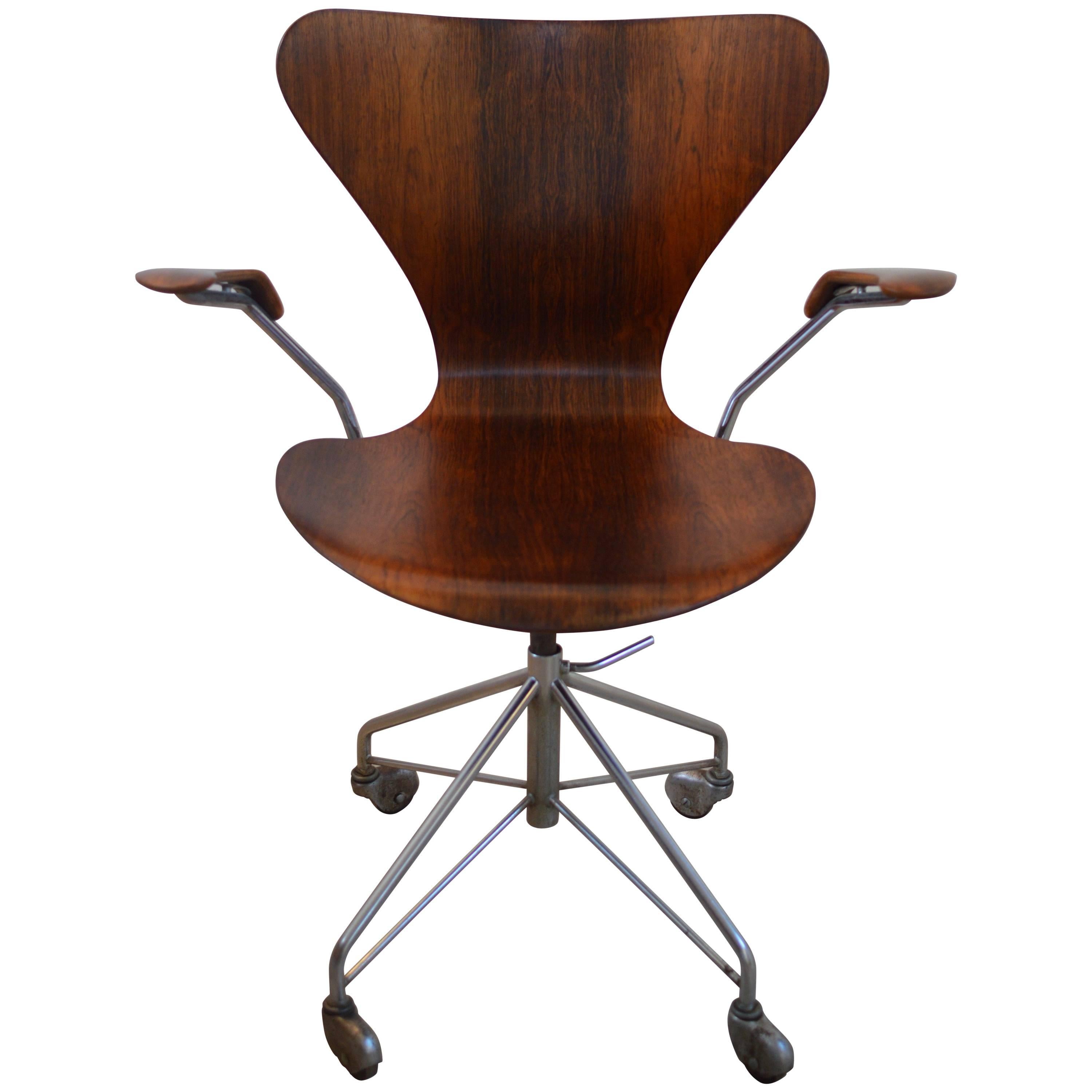 Rare Rosewood Earliest Edition Arne Jacobsen Swivel Desk Chair