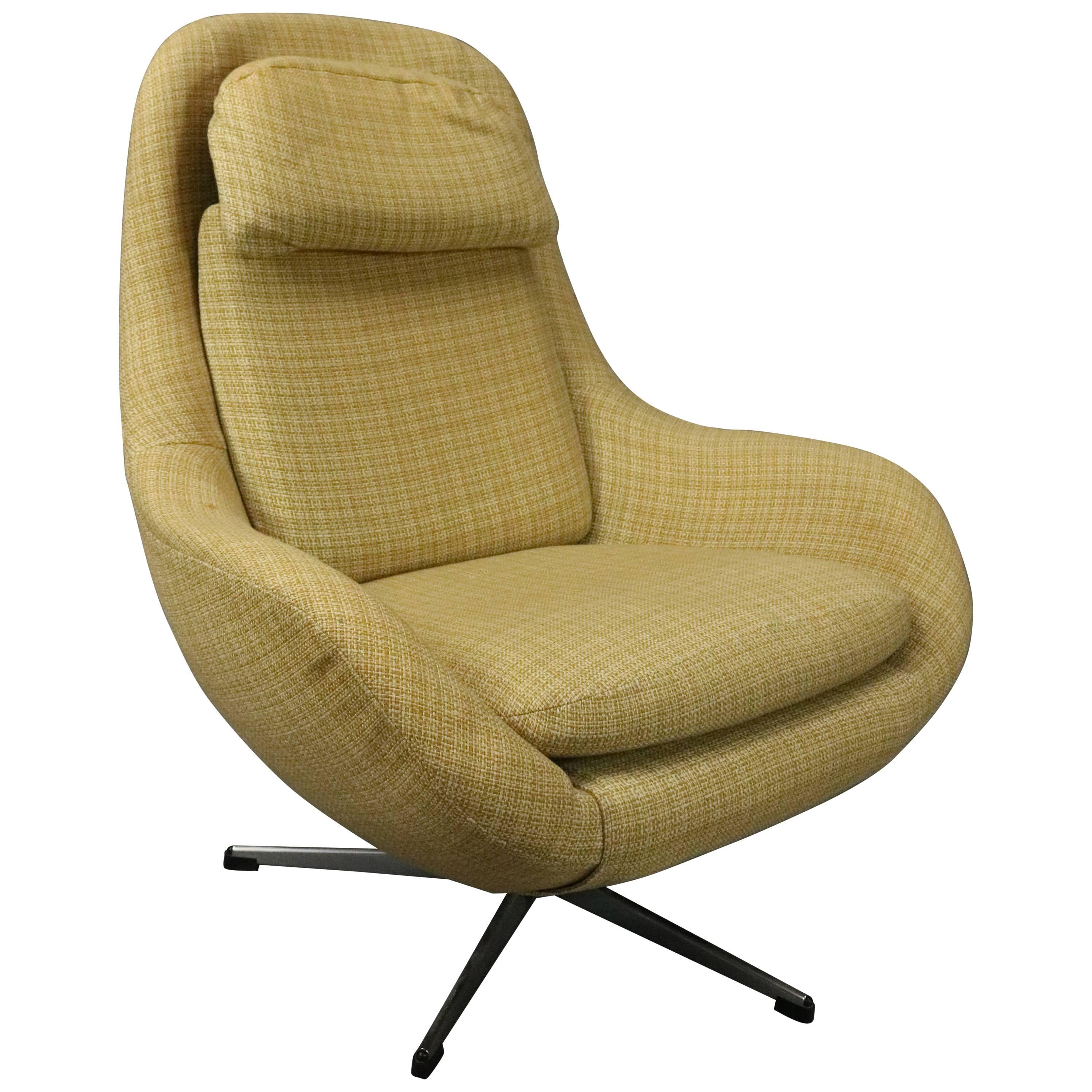 Vintage Mid-Century Modern Knoll Style Upholstered Swivel Club Chair, circa 1960