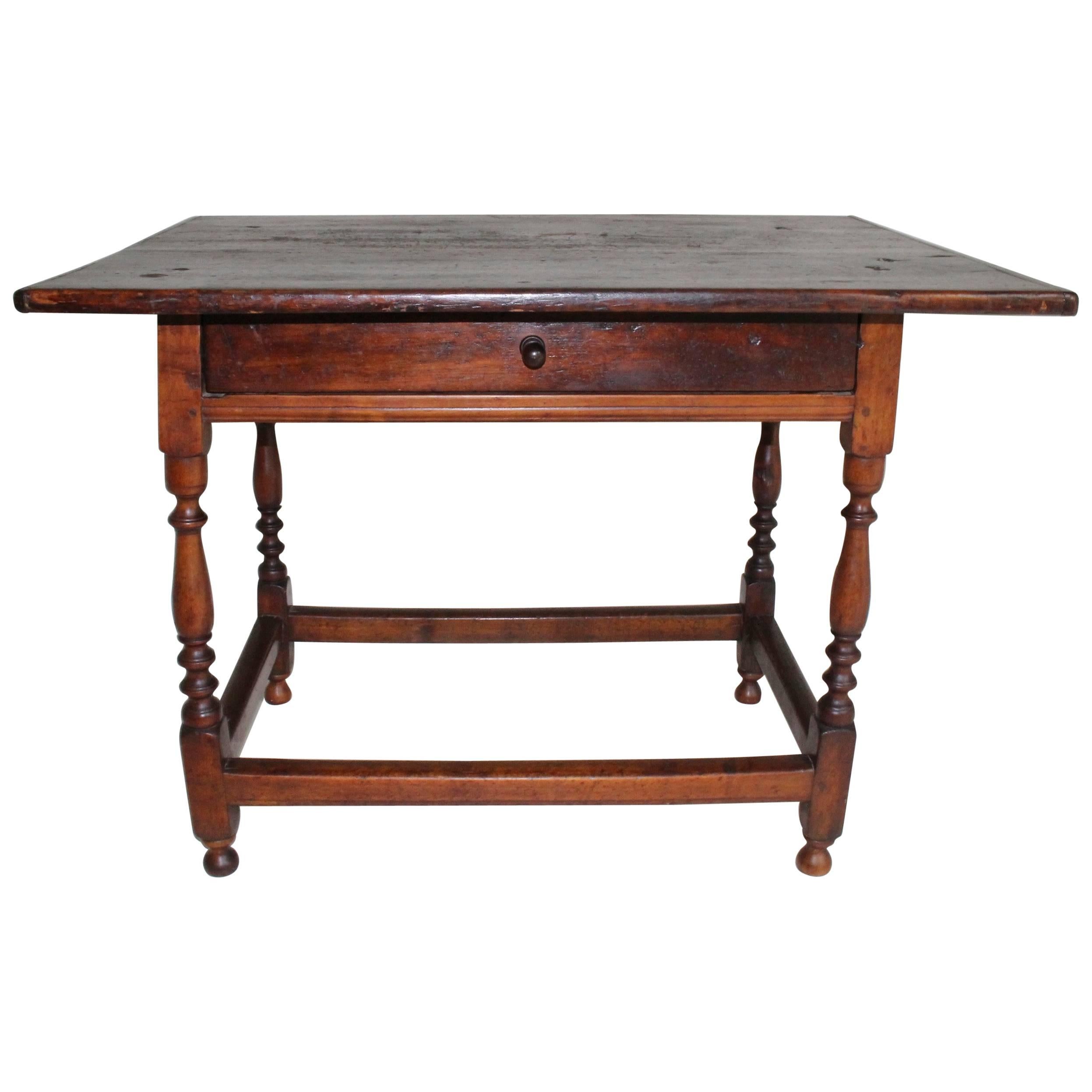 18th Century American Oak Tavern Table For Sale