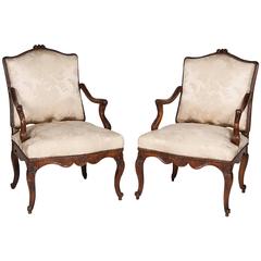 Pair of Louis XV Walnut Armchairs / Fauteuil