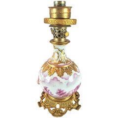 Lampe de table en porcelaine italienne par Mangani Firenze 1970 Décoration rose et or