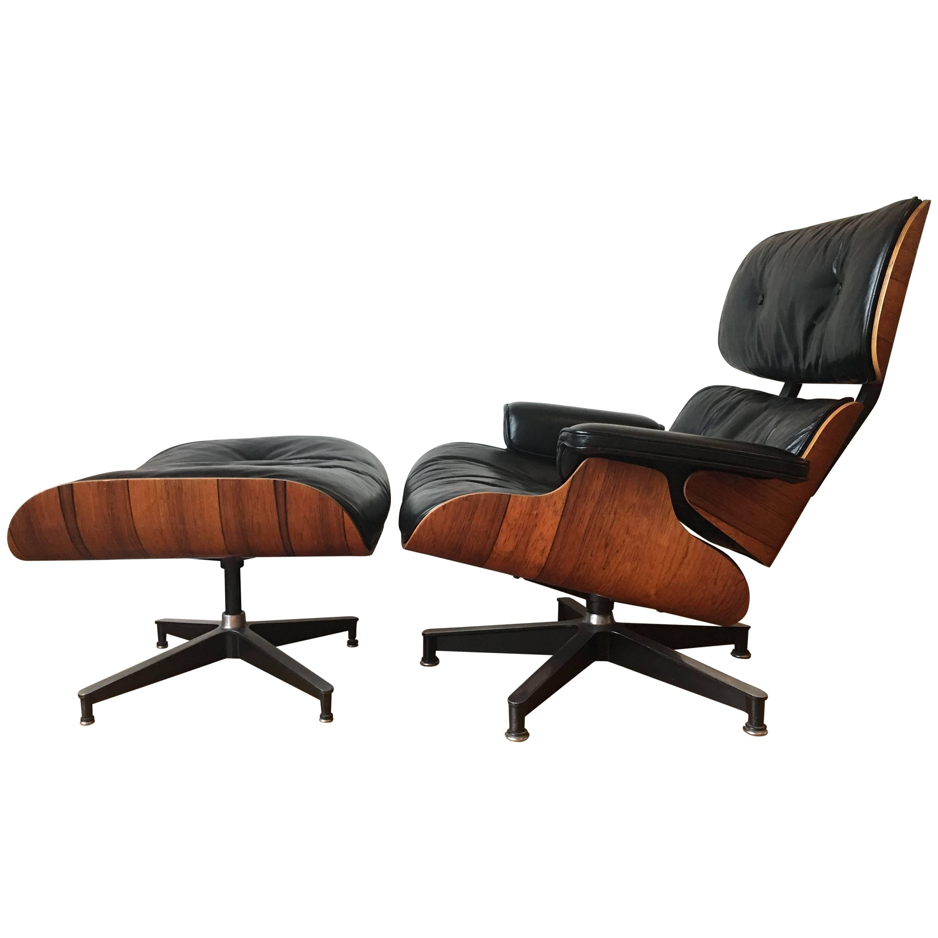 Near Mint Condition 1960s Herman Miller Eames Lounge Chair and Ottoman