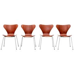 Danish Set of Four Arne Jacobsen Butterfly Plywood Chairs in Teak Model FH3107