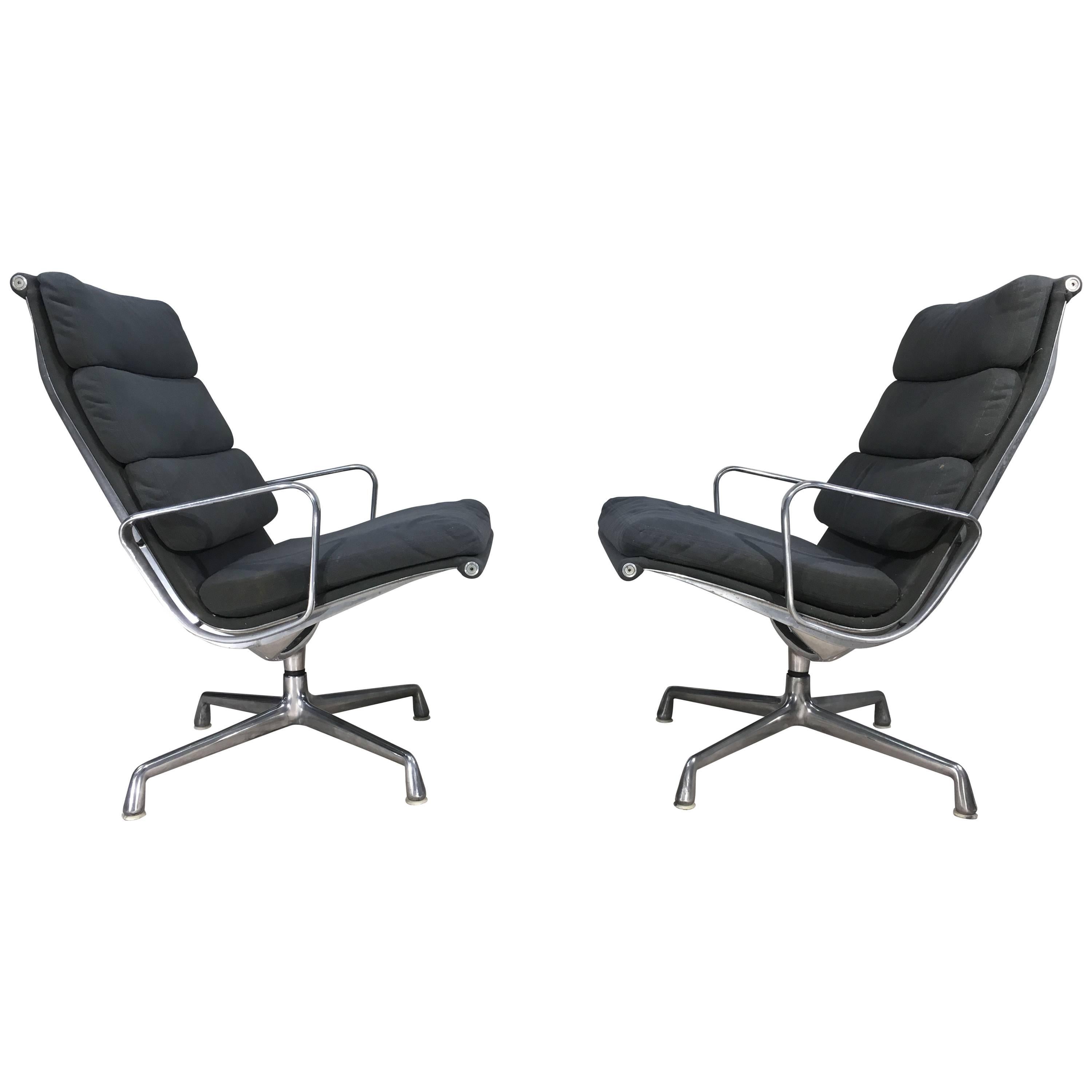 Two-Charles & Ray Eames Soft Pad Aluminium Group Lounge Chairs for Herman Miller