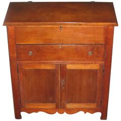 1850s Early American Walnut Plantation Desk with Slanted Top and Storage