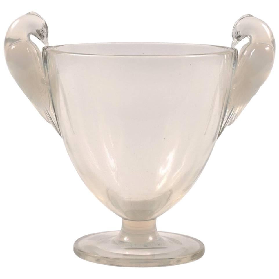 René Lalique Vase Opalescent "Ornis"