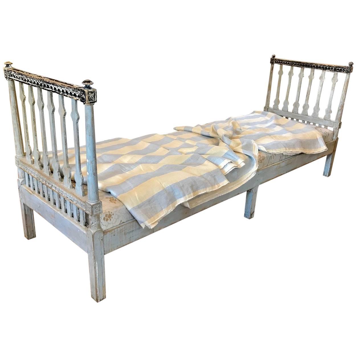 19th Century Long Swedish Gustavian Painted Daybed or Bench For Sale