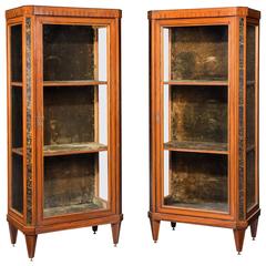 Pair of Mid-19th Century French Satinwood Display Cabinets 9