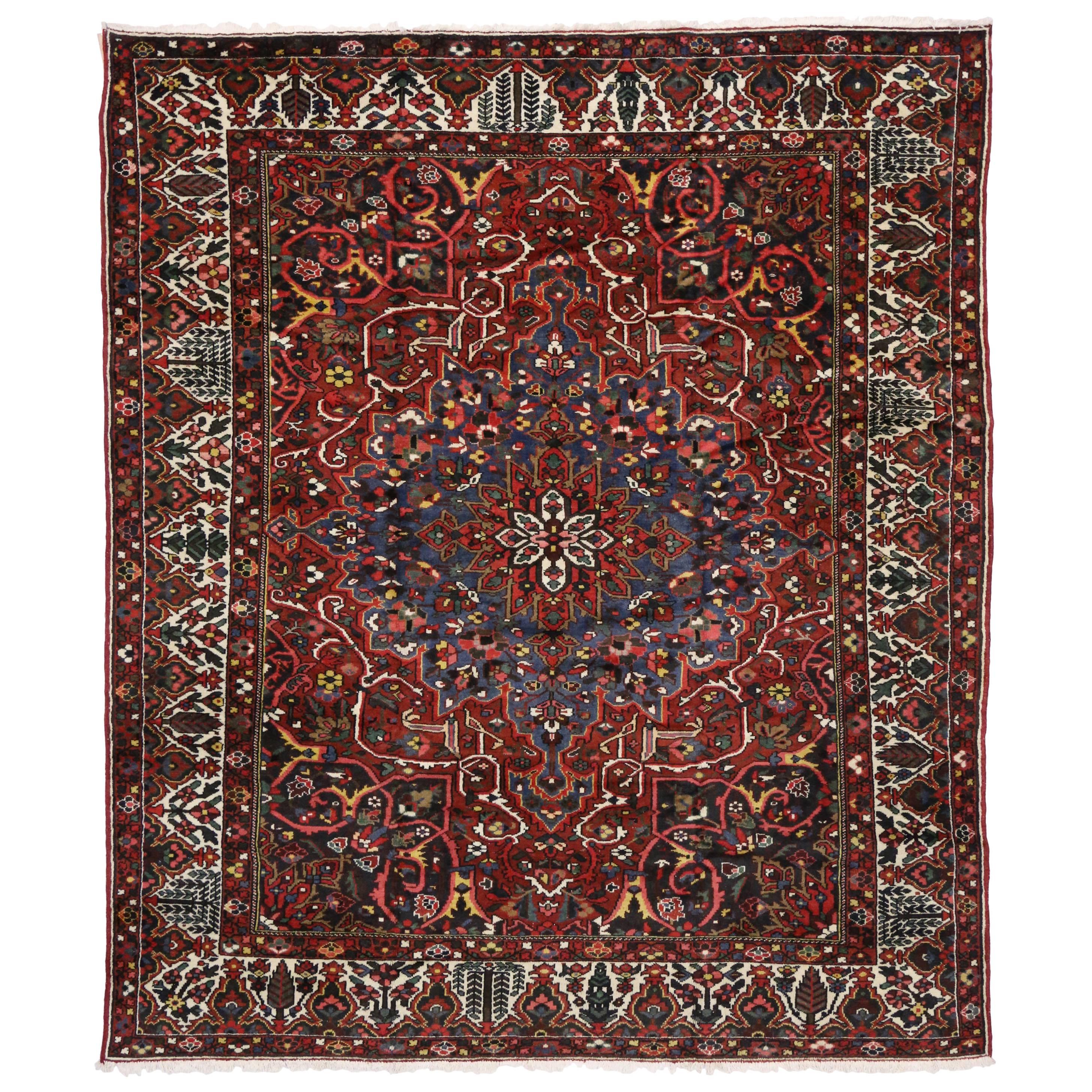 Tapis persan ancien Bakhtiari de style traditionnel et moderne