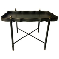 Table italienne classique festonnée avec base pliable et plateau amovible