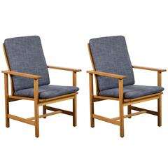 Pair of Danish Oak Lounge Chairs by Børge Mogensen for Fredericia Stolefabrik 4