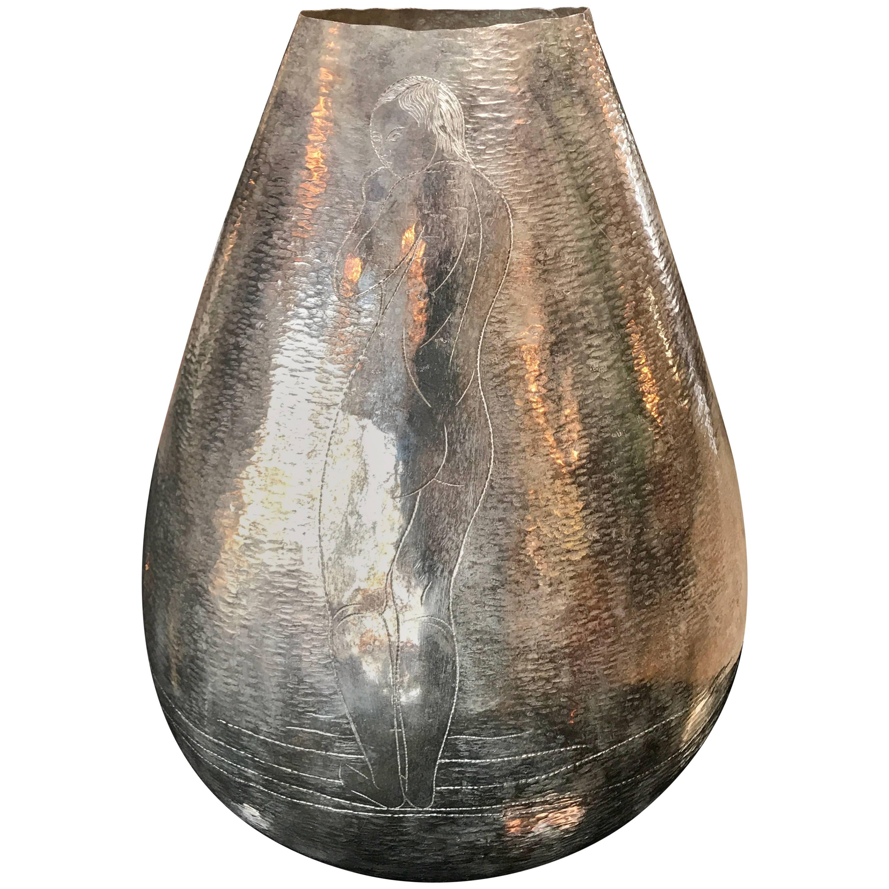 Very Rare Italian Hammered Silver Vase by Luigi De Gasperi, 1933