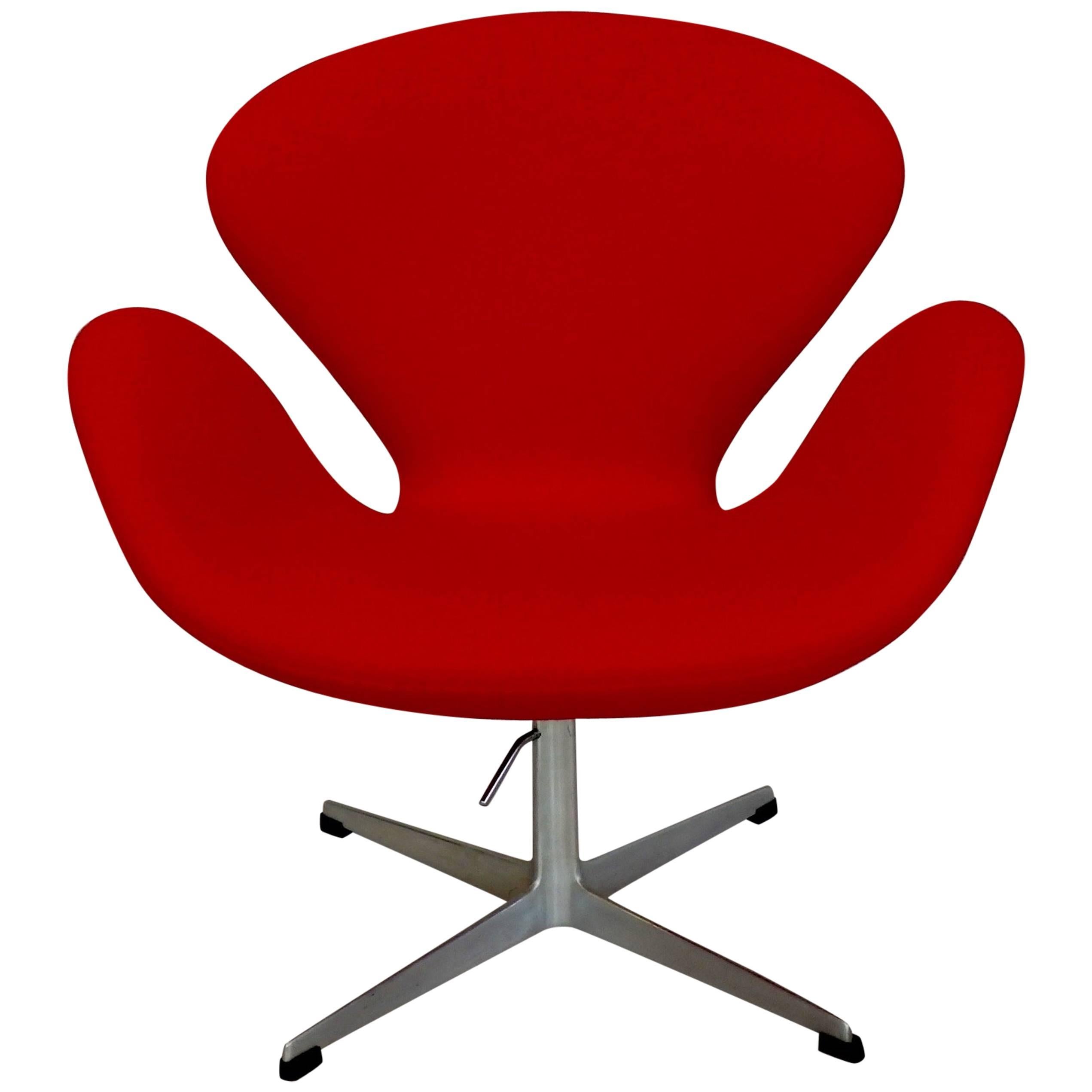 Correctly Restored Arne Jacobsen for Fritz Hansen Adjustable Height Swan Chair