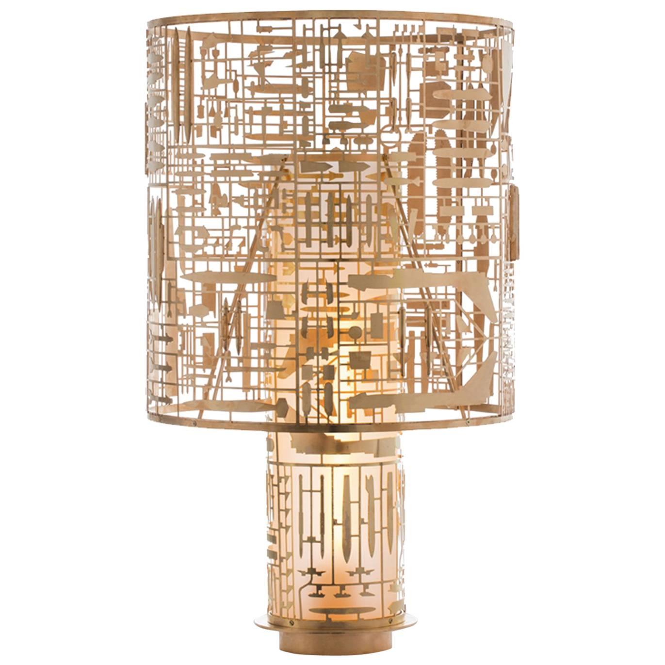 Disarmante Tischlampe aus Messing und Glas