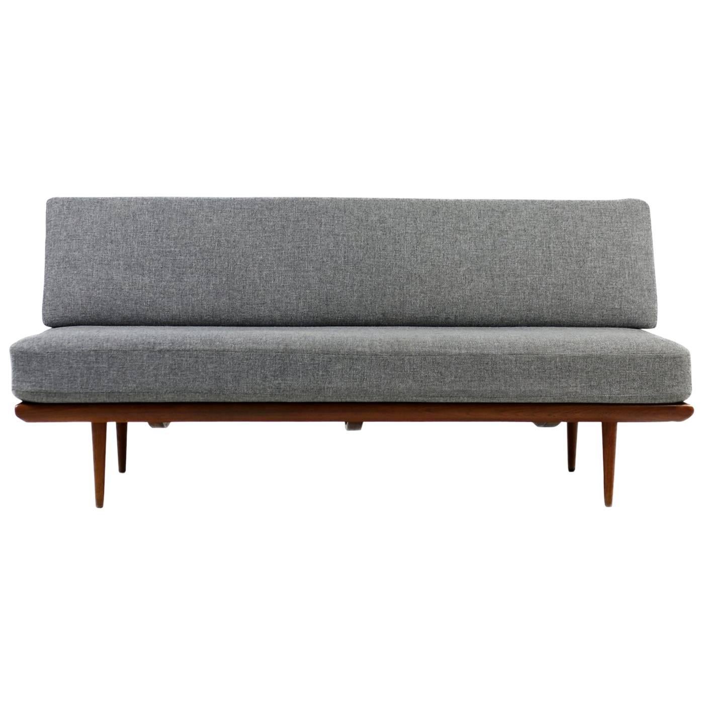 Beautiful 1960s Peter Hvidt Teak Daybed Mid-Century Danish Modern Design Sofa