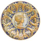 Placa / Plato de Pared Figural de Lustre Moldeado de Maiolica Continental Antigua