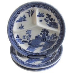 Ensemble de trois assiettes de restaurant séparées en saule bleu du début du 20e siècle