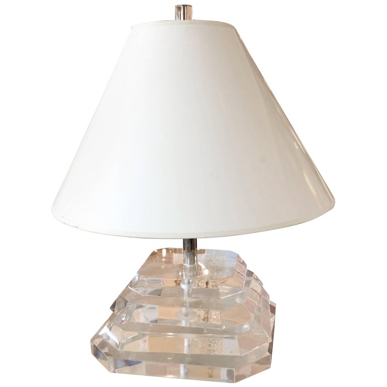 Chunky Sculptural Lucite Table Lamp For Sale at 1stdibs