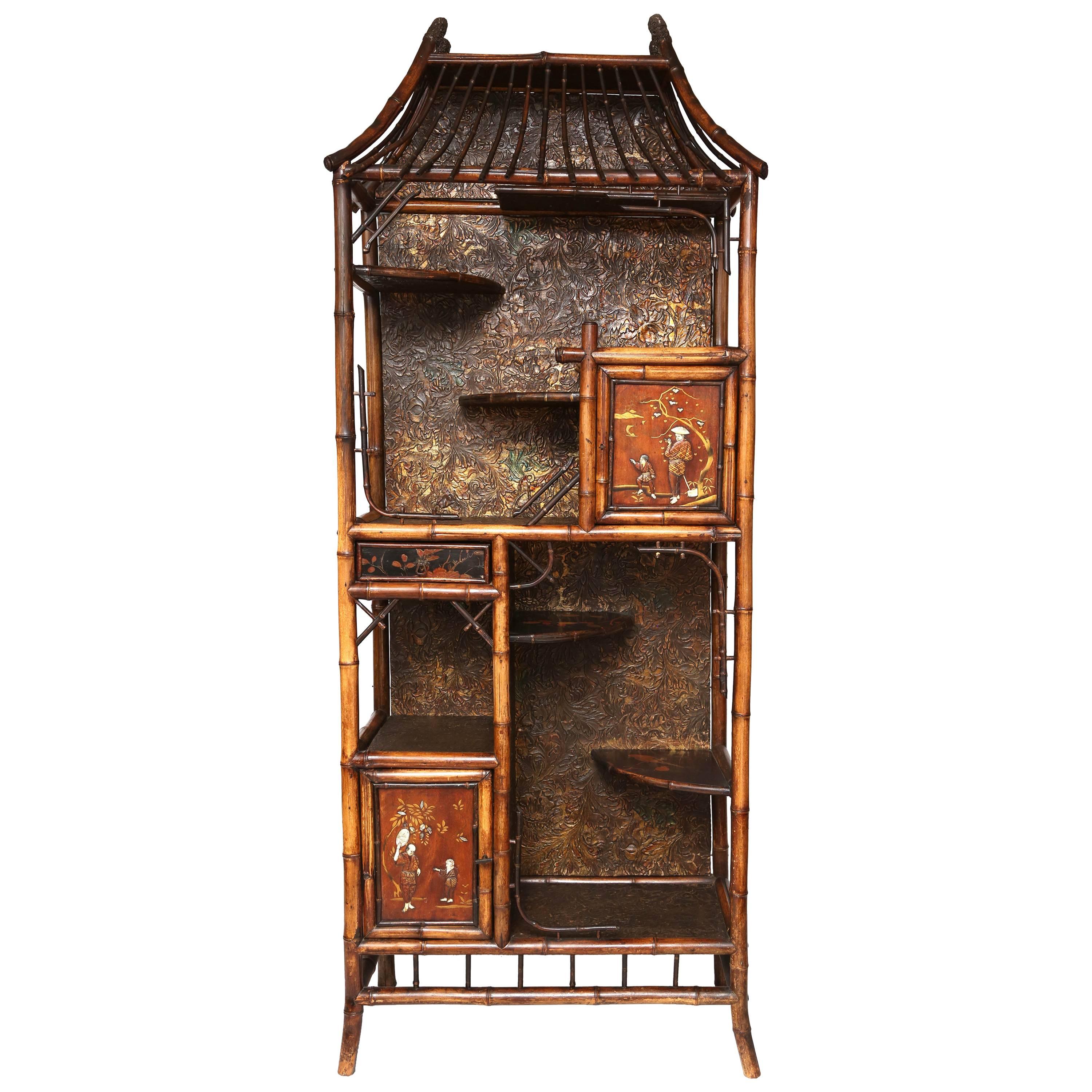 Beautiful 19th Century English Bamboo Pagoda Étagère or Bookcase