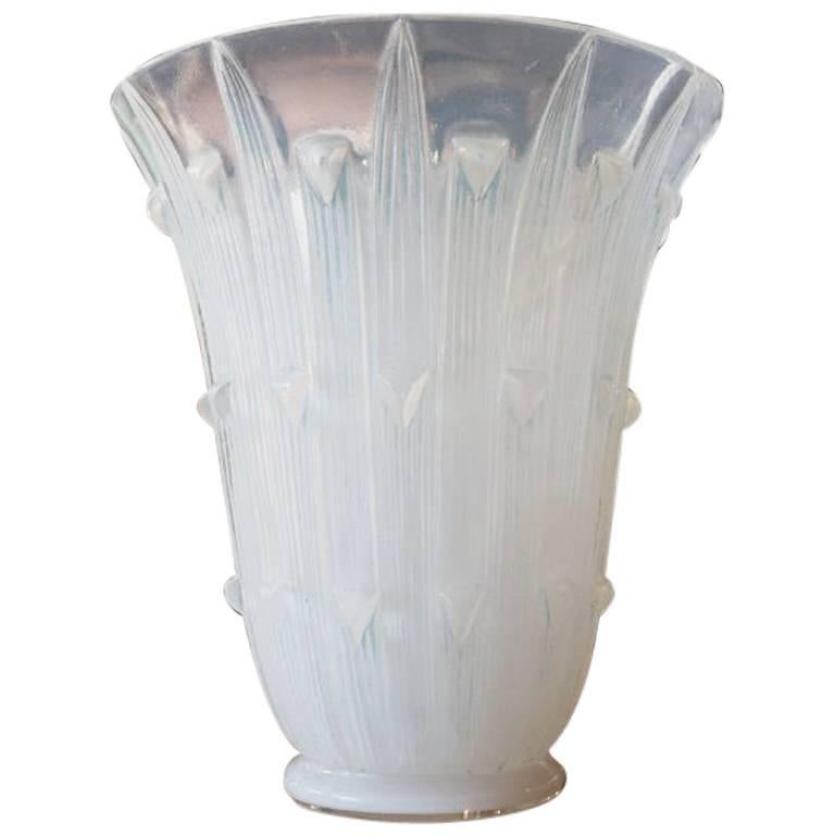 "Bellis" Opalecent Art Glass Vase by Rene Lalique, circa 1930 For Sale