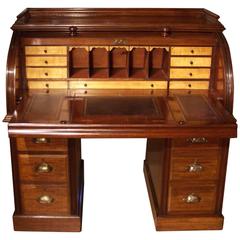 Very Good Quality Cylinder Desk in Mahogany