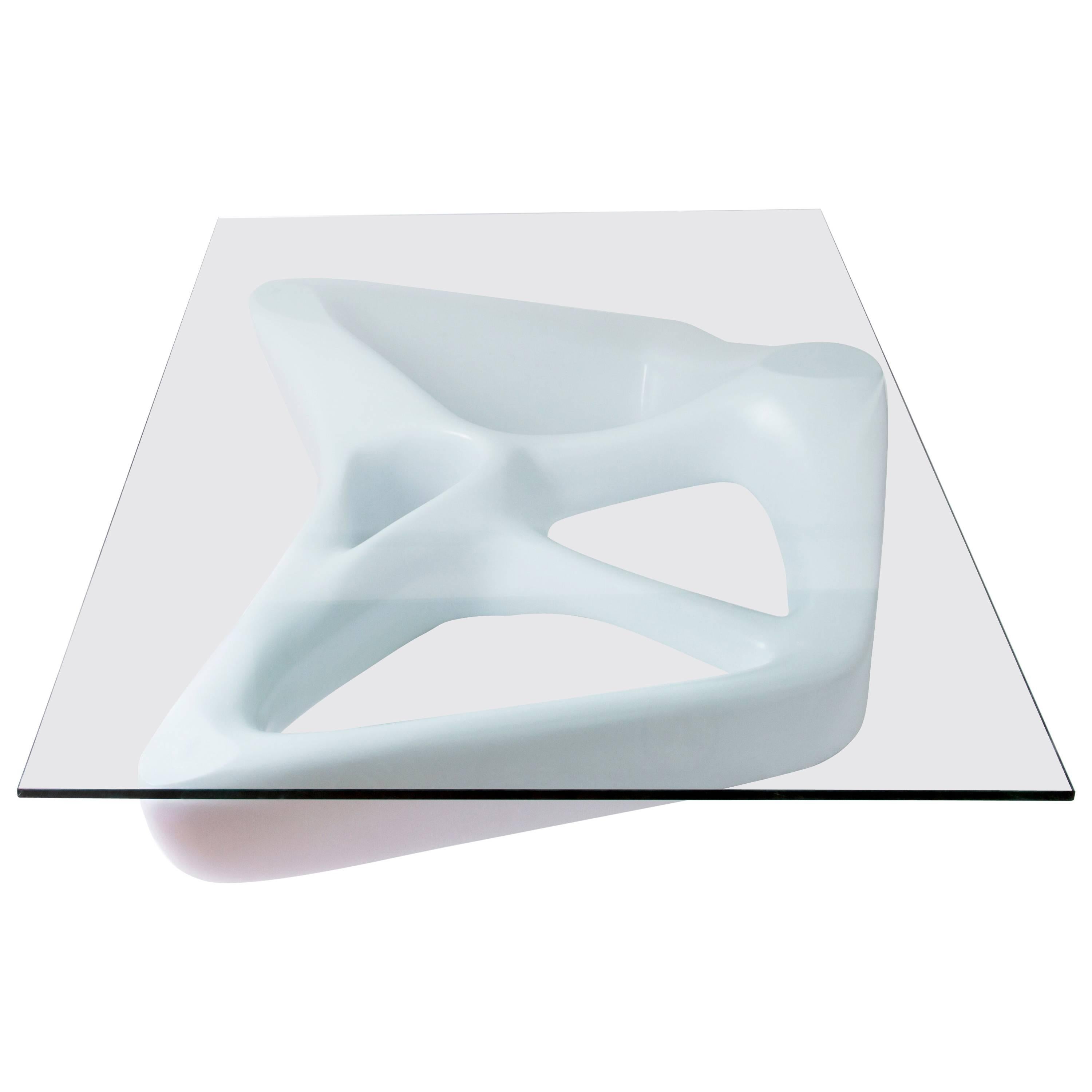 Table basse Amorph Net en laque blanche avec plateau rectangulaire en verre  en vente
