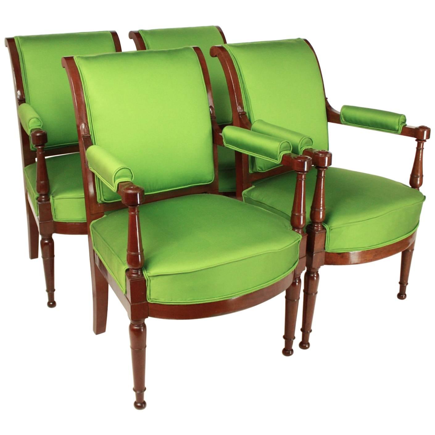 Ensemble de quatre fauteuils en acajou à la manière d'Henri Jacobs, vers 1795 en vente