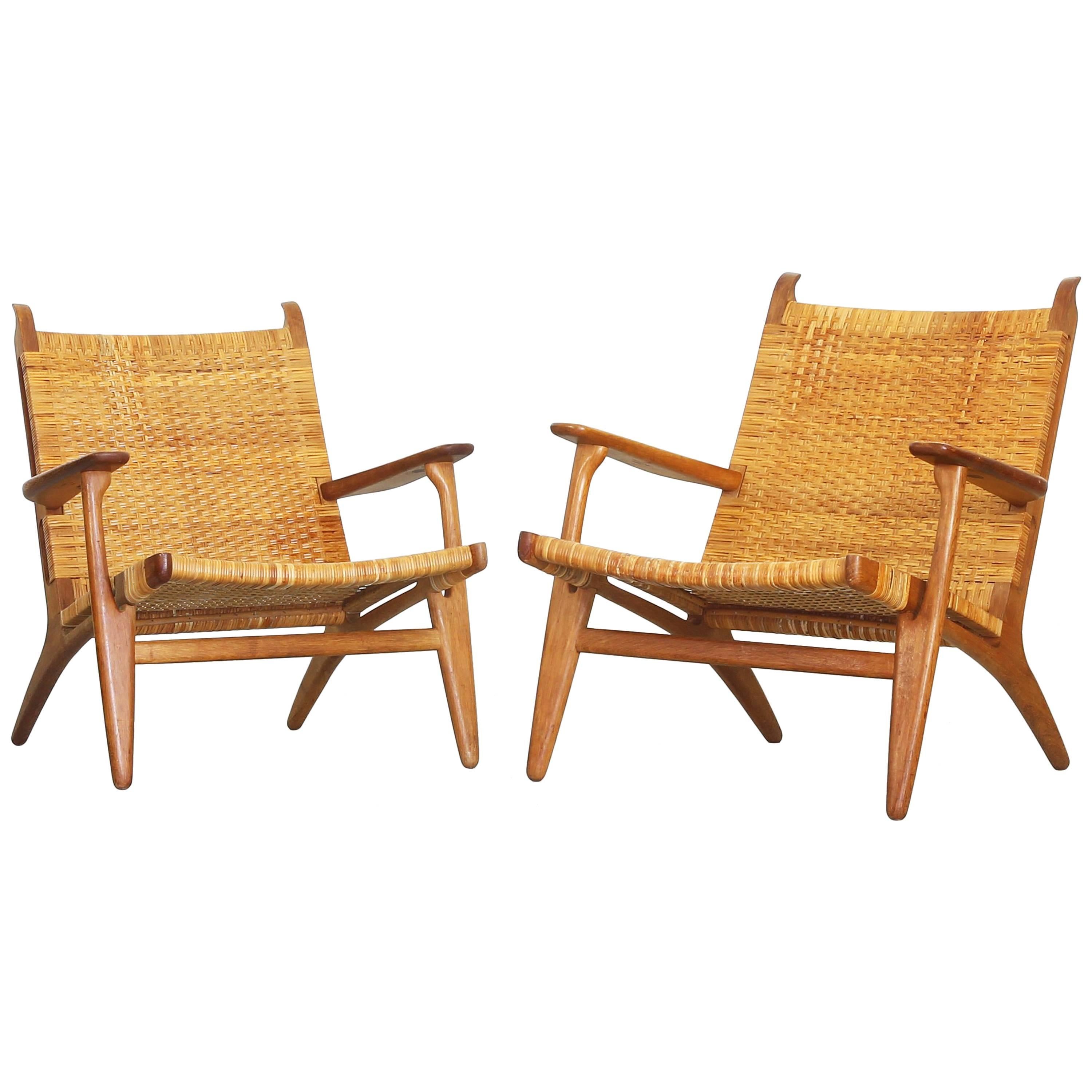 Beautiful Pair of Lounge Chairs by Hans J. Wegner for Carl Hansen CH 27