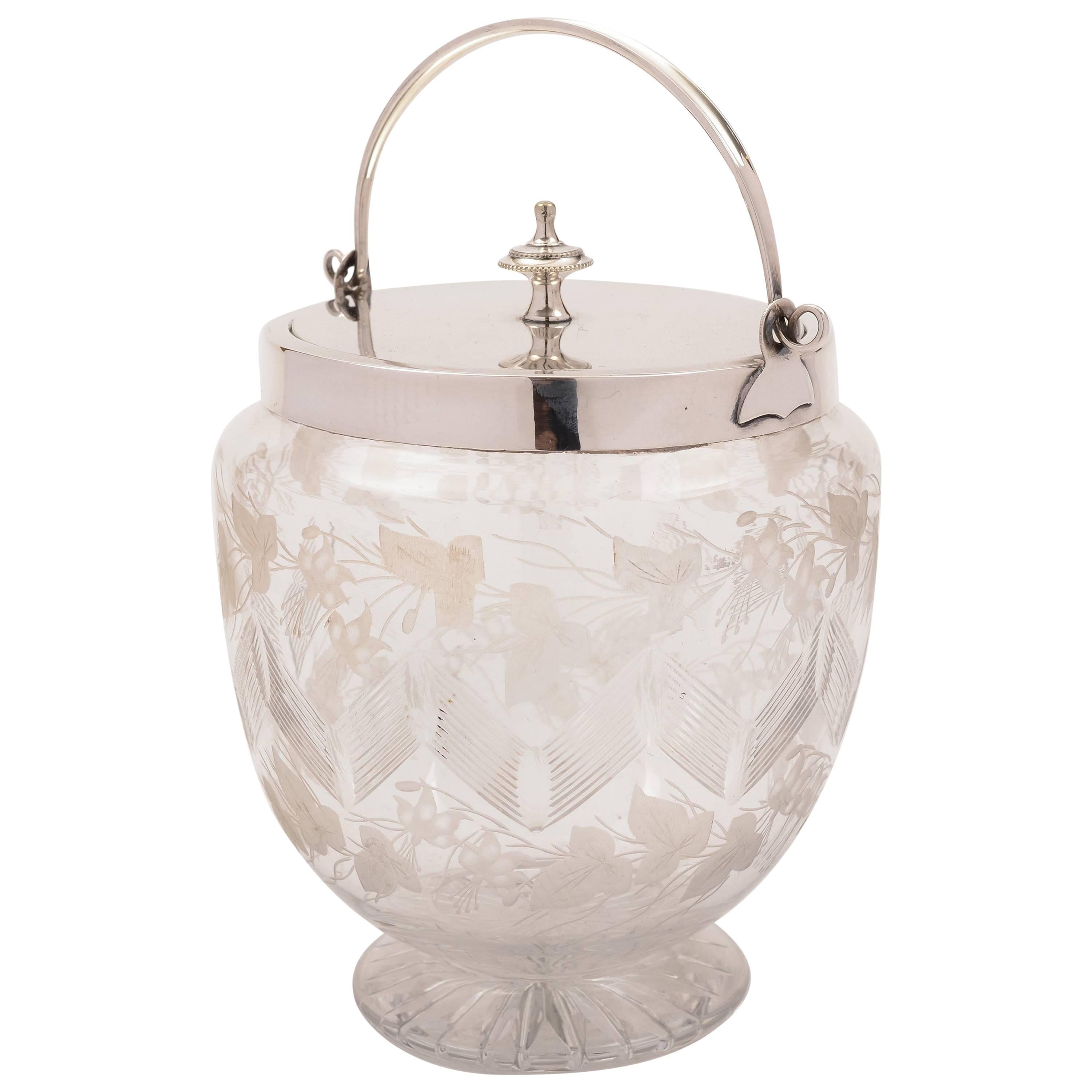 20th Century Edwardian Etched Glass Biscuit Barrel/Cookie Jar, circa 1905 For Sale