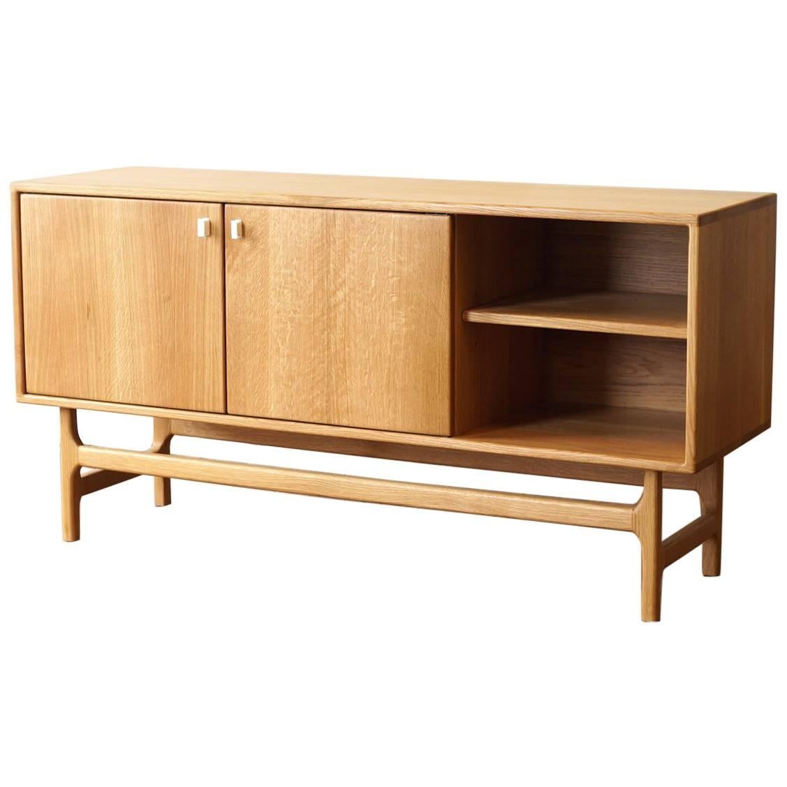 ST03 Sideboard in Solid White Oak with Carved Corian Door Handles For Sale