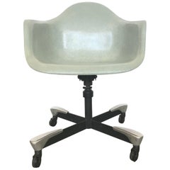 1953 Fiberglass Charles Eames DAT Desk Chair for Herman Miller