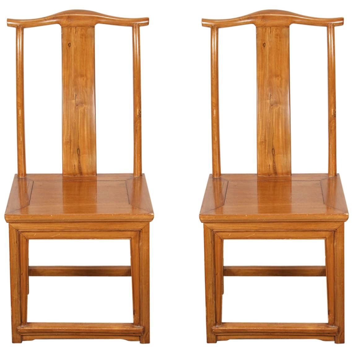 Paar chinesische Stühle mit hoher Rückenlehne im Ming-Stil