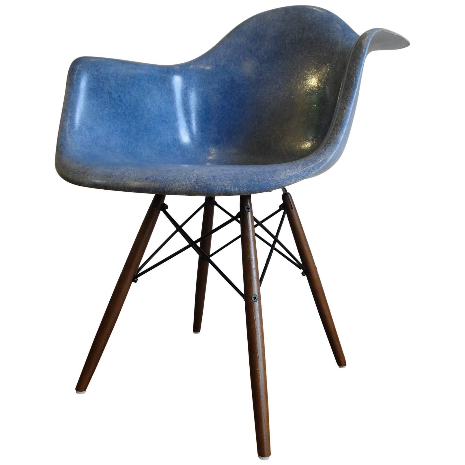 Eames Herman Miller Dowel Leg Chair