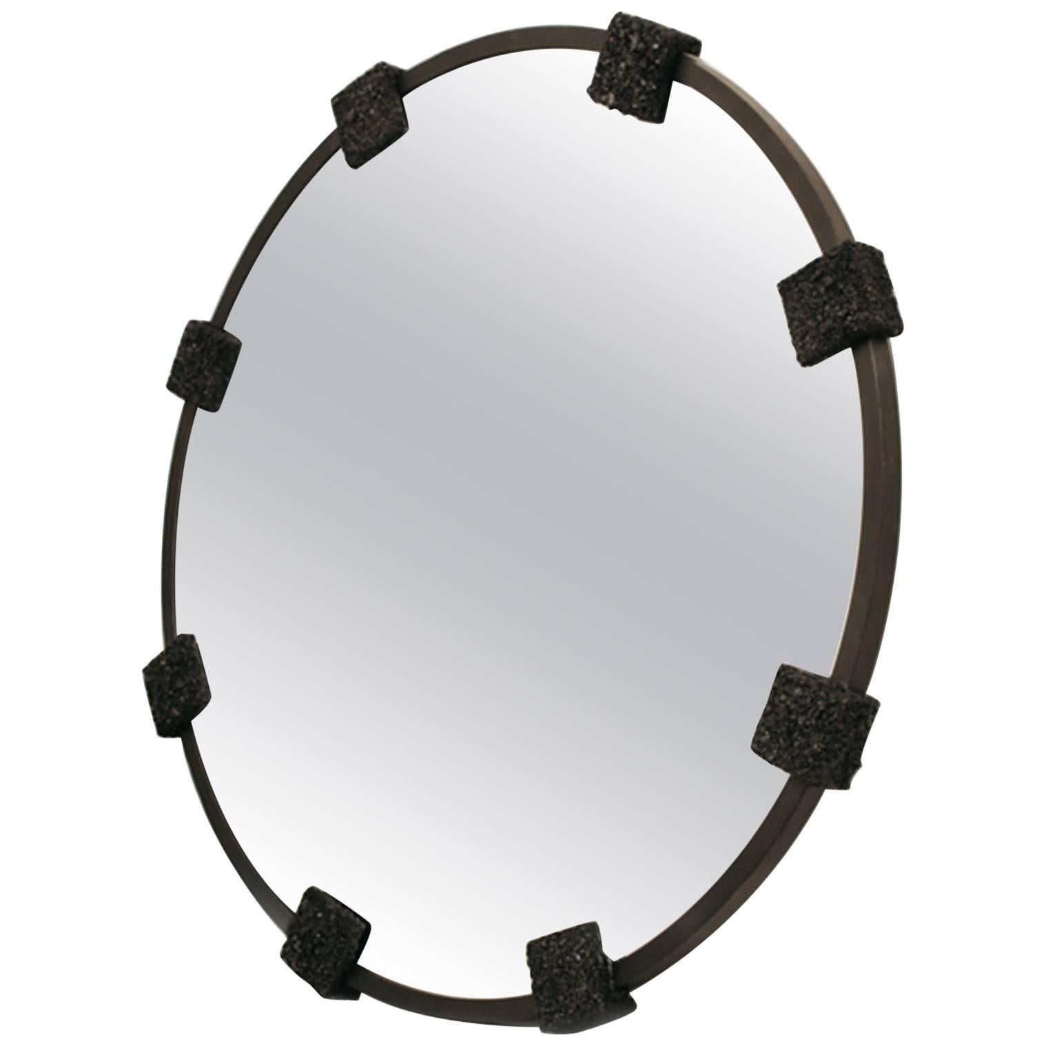 Miroir en tourmaline écrasée et métal noir de Samuel Amoia en vente