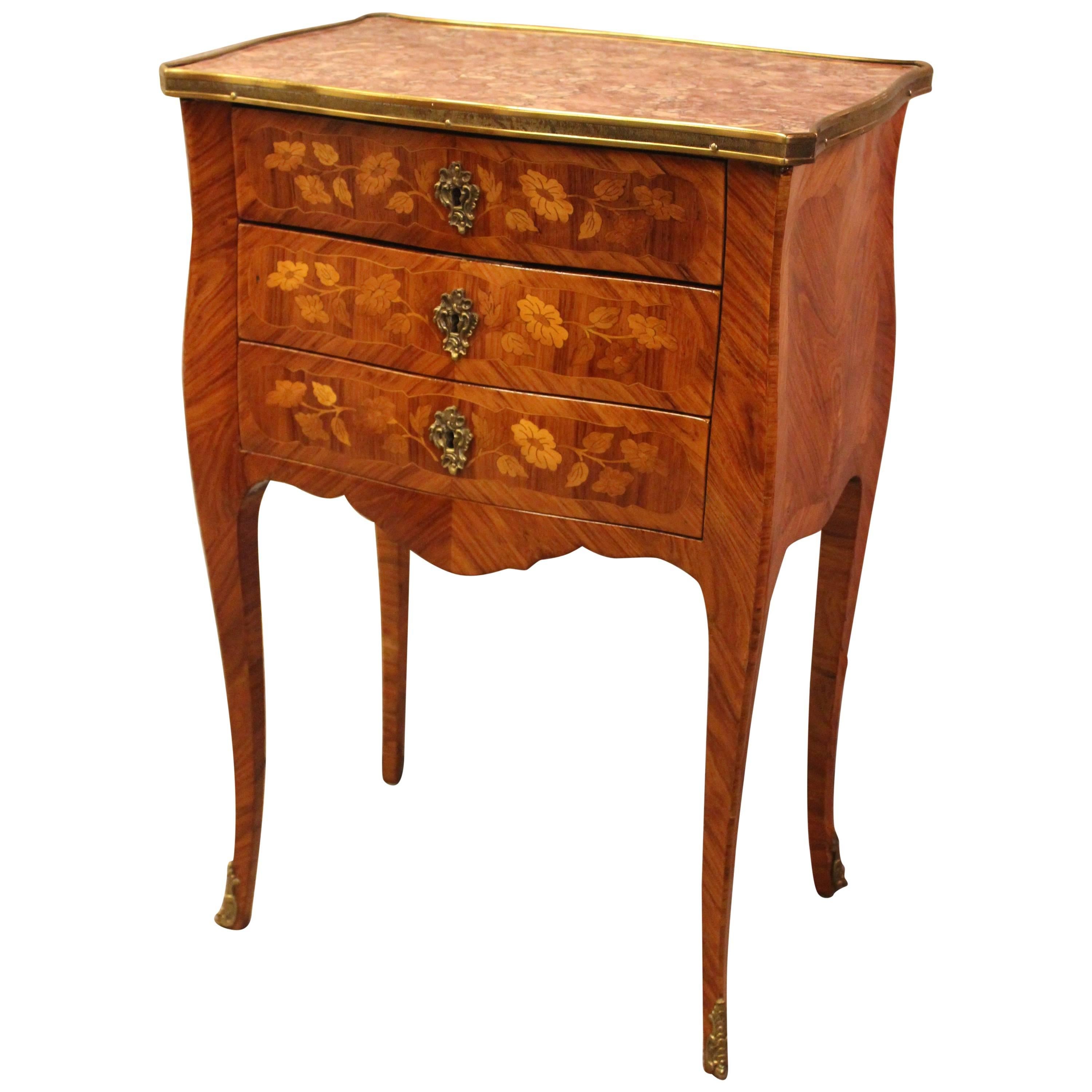 Petite commode du XIXe siècle, France en vente