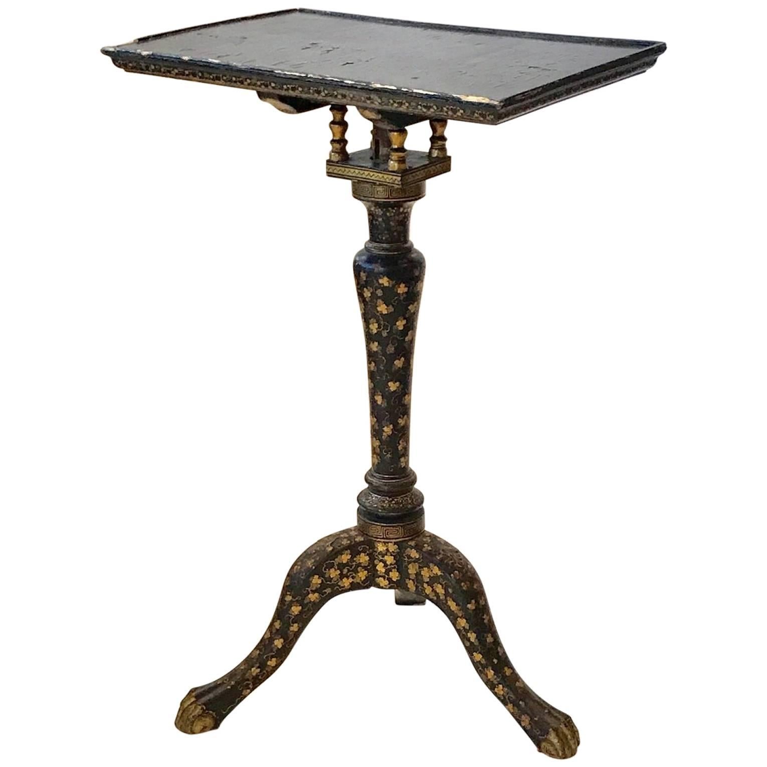 Chinese Export Lacquered Tilt-Top Table, circa 1820 For Sale