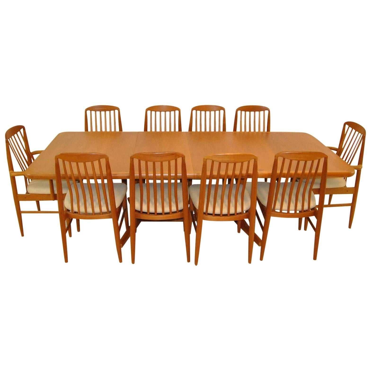 Late 20th Century Teak Dining Table with Ten Benny Linden Chairs