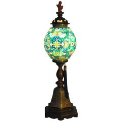 Lampe chinoise avec abat-jour en forme de plique-A-Jour