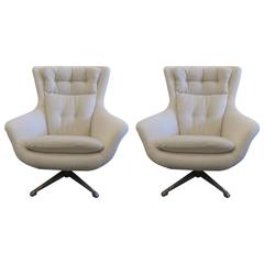 Fantastic Pair of Reupholstered Armchairs in the Taste of Franco Albini 8