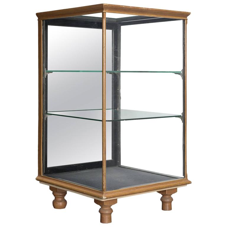 Small Mahogany Display England, circa 1930 For Sale at 1stdibs