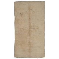 Vintage Tulu ,  Total  natural White veil  Rug