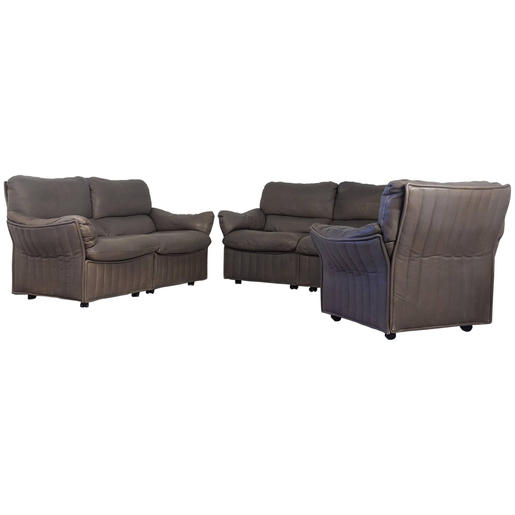 High Quality Leather Lounge Suite from the 1960s For Sale