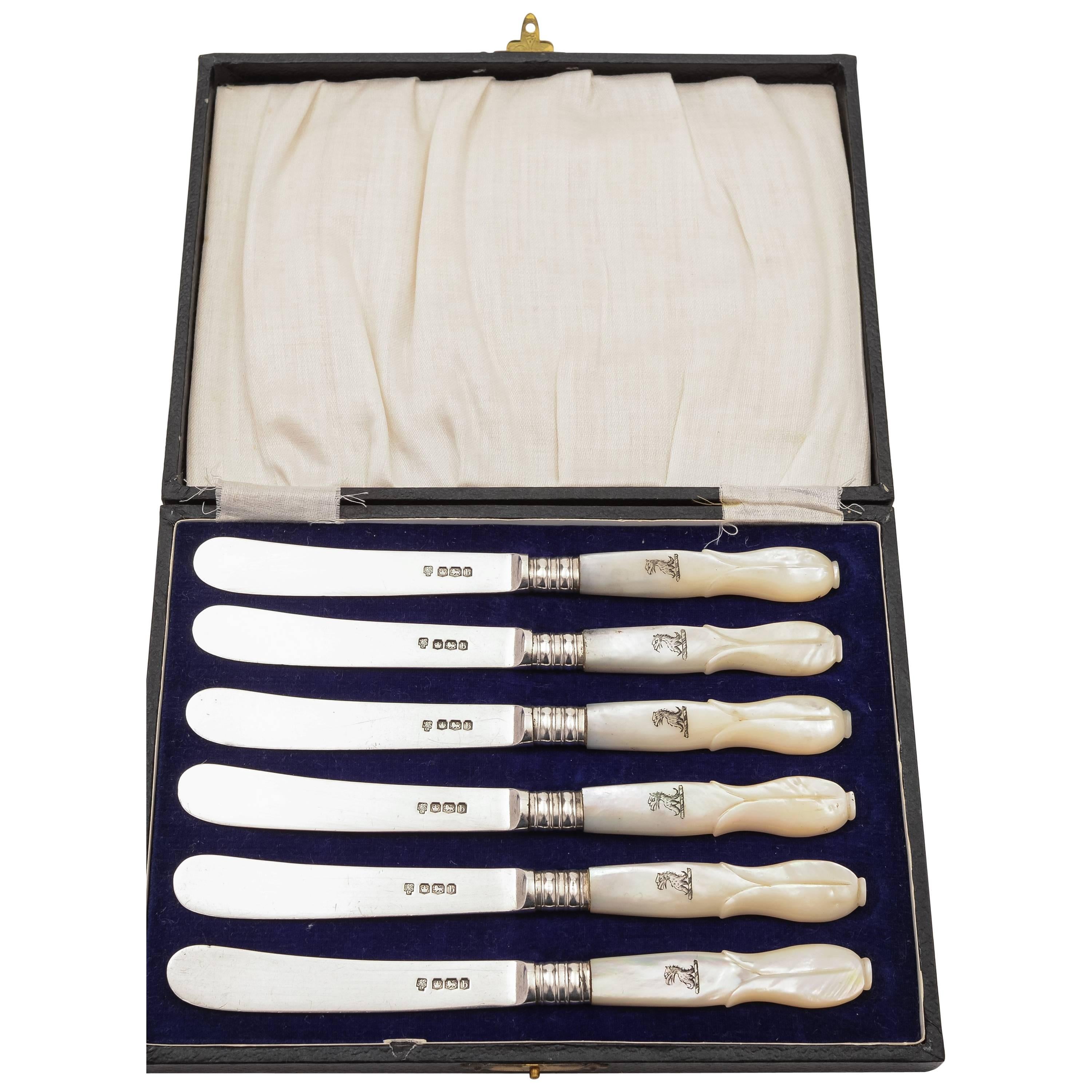 Set of Six Cased Silver and Mother of Pearl Knives, Sheffield 1919 For Sale