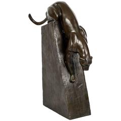 Sculpture "Panthère Descendant Un Rocher" en bronze par Milo:: vers 1930