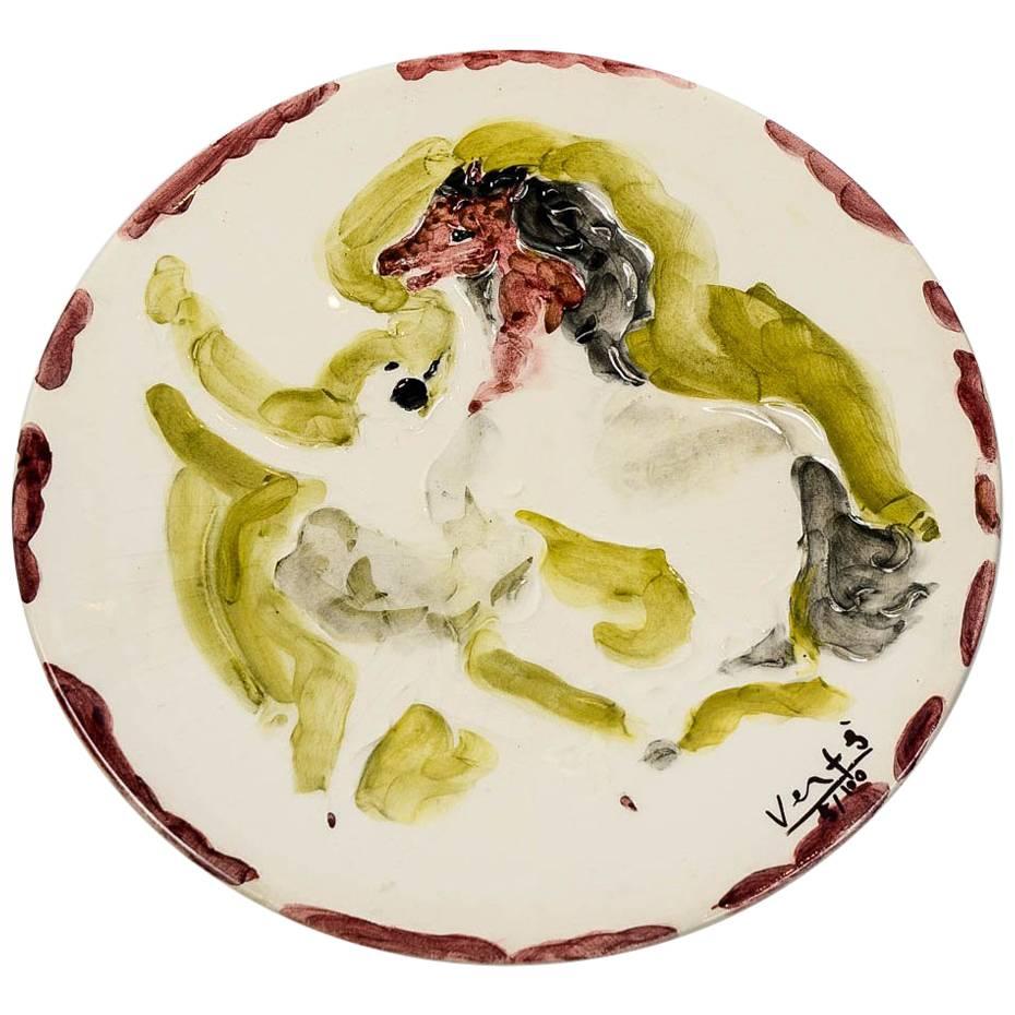 Marcel Vertes Beau plat en céramique au cheval cabré, vers 1950